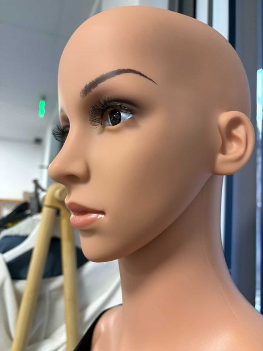 Женски манекен цял ръст