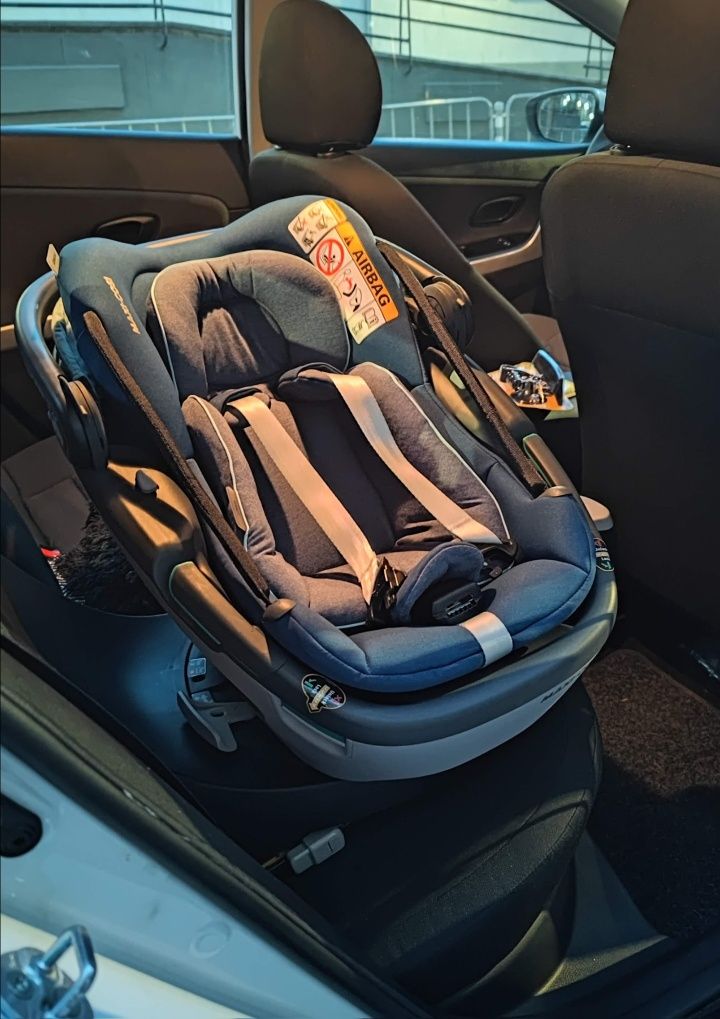 Столче за кола и база Maxi cosi Coral 360+база Family fix 360 гаранция