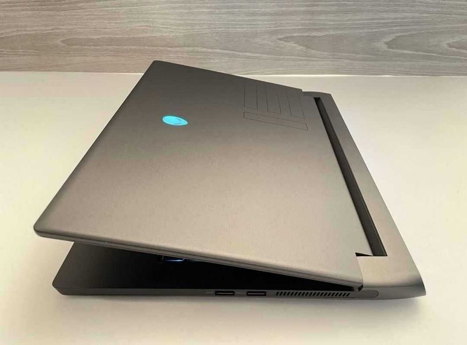 Laptop gaming Alienware M15 | Ryzen R9 5900HX | RTX 3070 8GB | 240hz