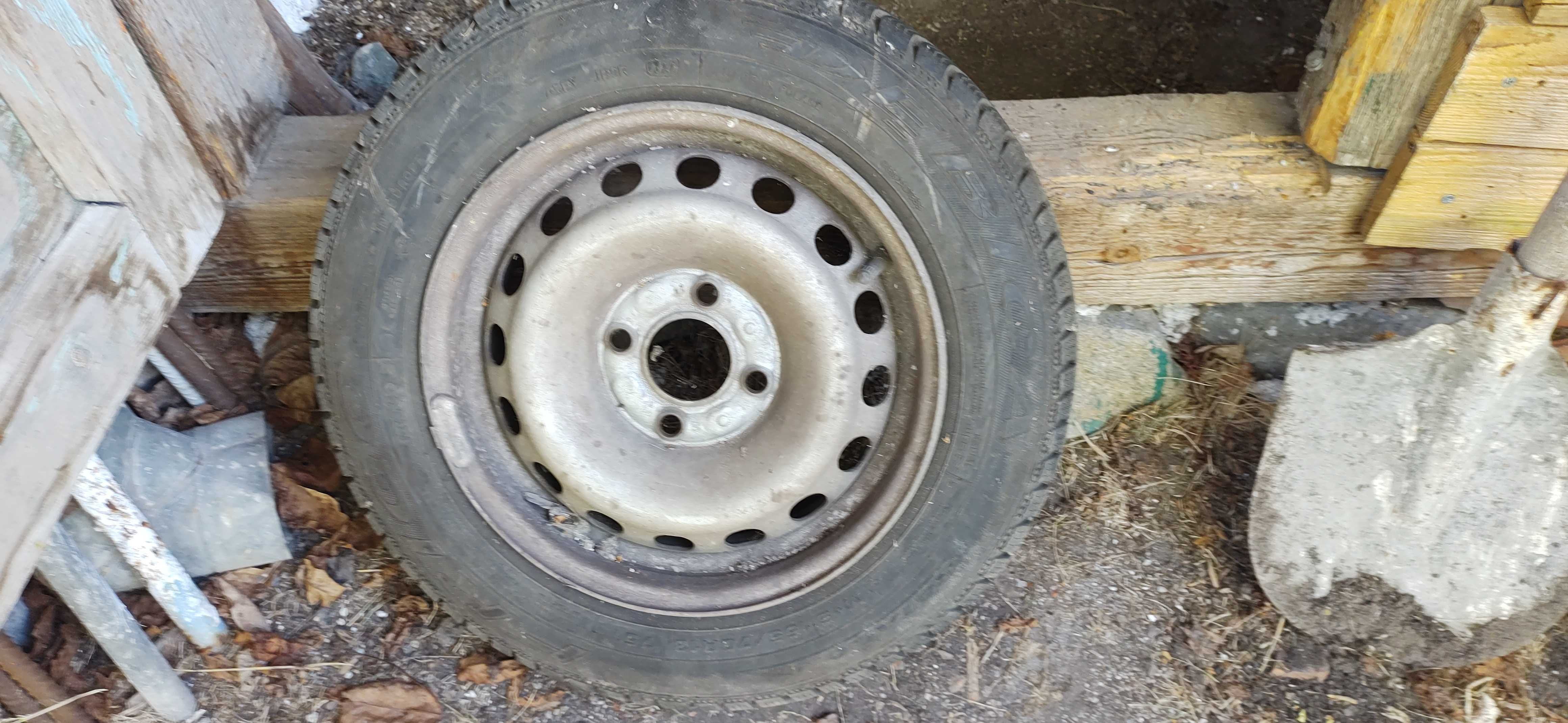 Комплект зимни гуми Debica  155/70/R13 с джанти за Рено Клио I