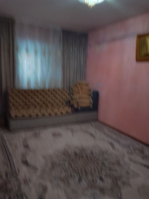 5 xonali kvartira sotiladi