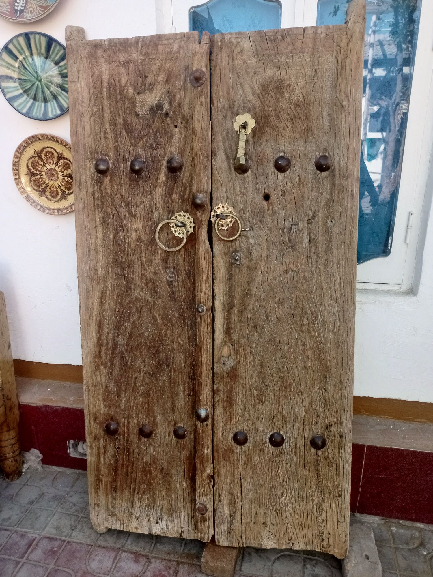 Продаётся старинные двери