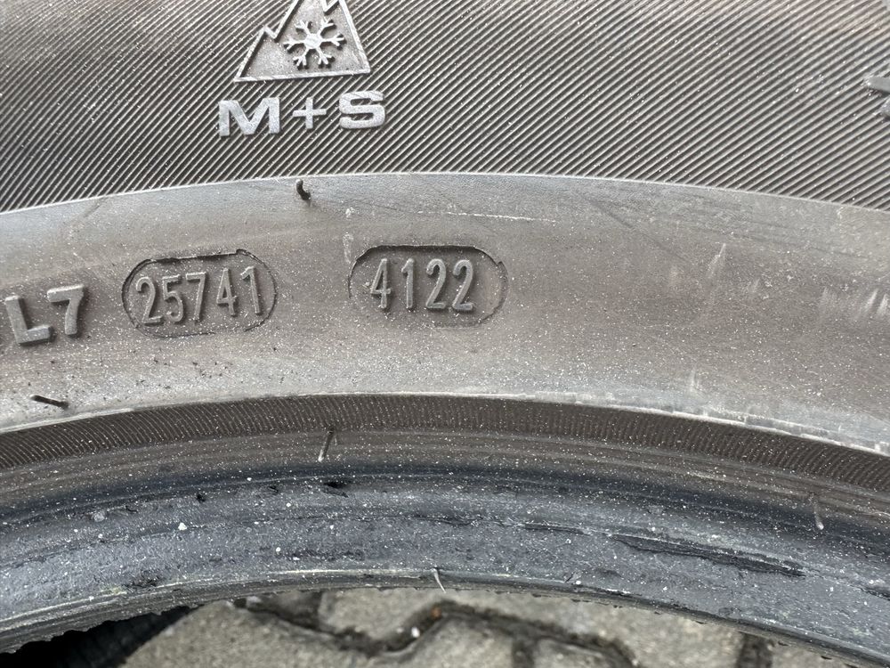 2 бр Неразличими отНови Зимни гуми Petlas 245/50/18 DOT4122