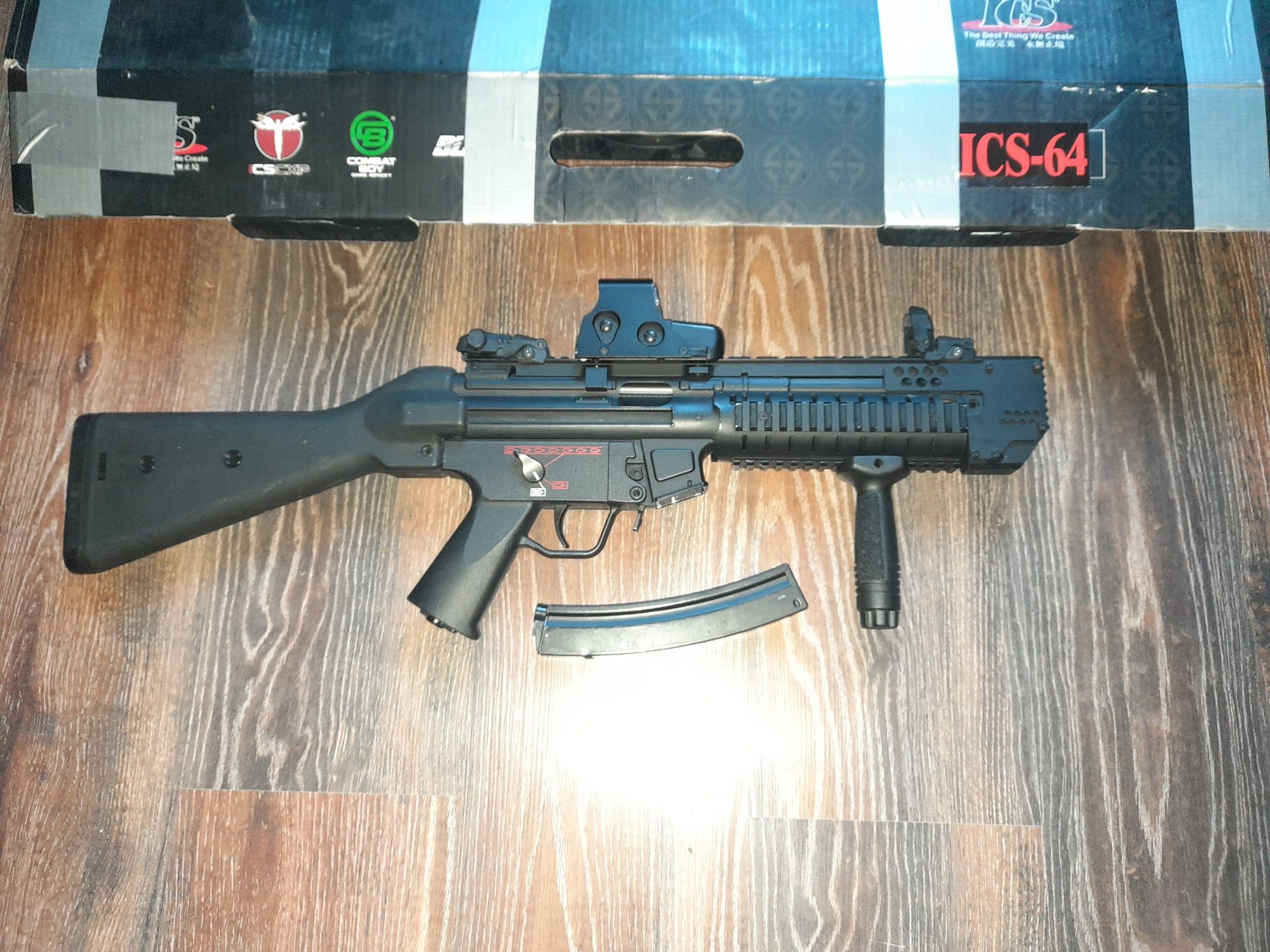 Replica airsoft Ics Mp5 modificat full metal