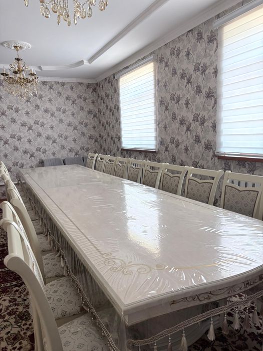 Стол стулья отличного качества почти новая