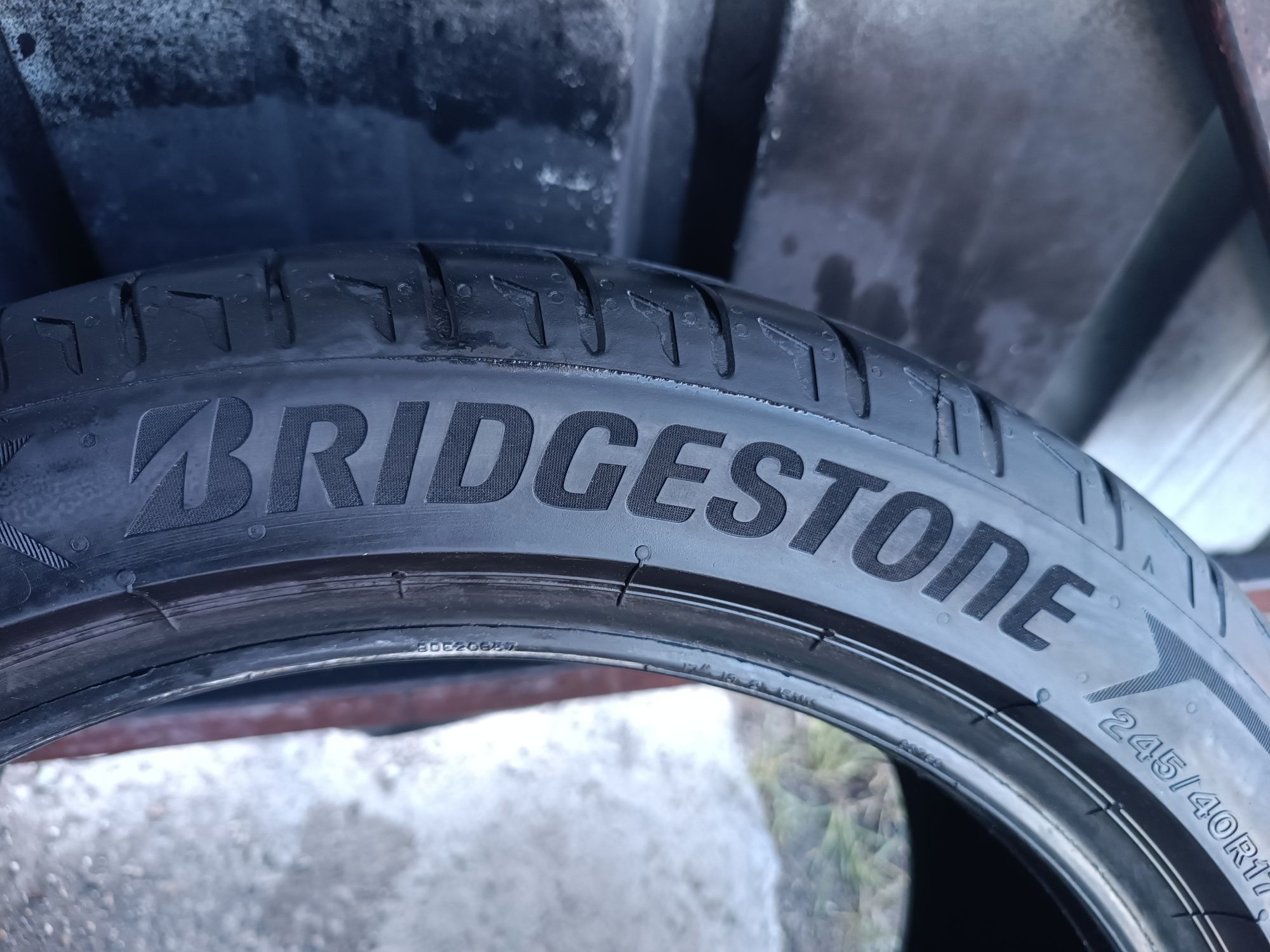 245/40/17 Bridgestone Дот 1223