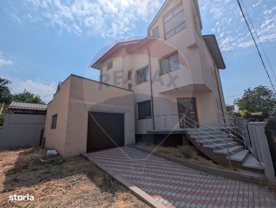 Casă / Vilă cu 9 camere de vânzare în zona Ultracentral