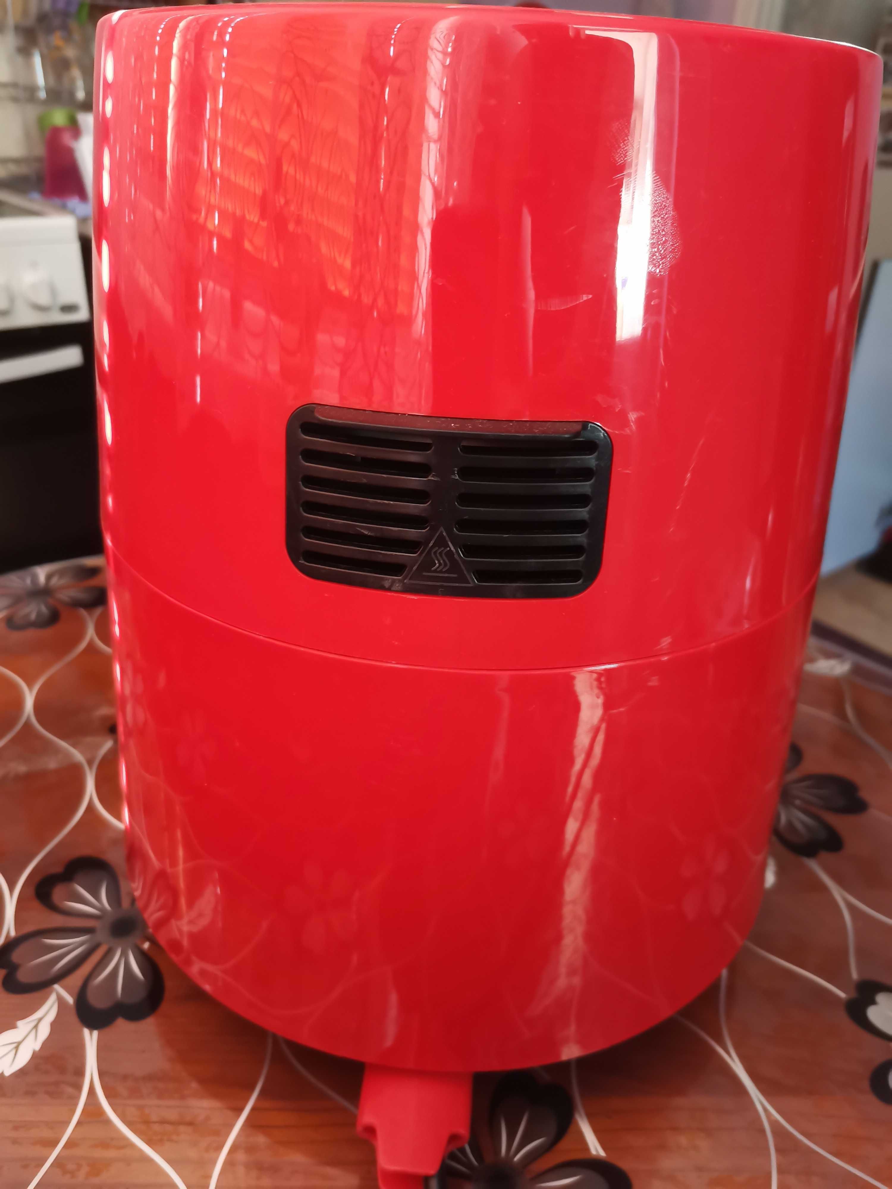 Продавам фритюрник с горещ въздух  Air Fryer Delimano