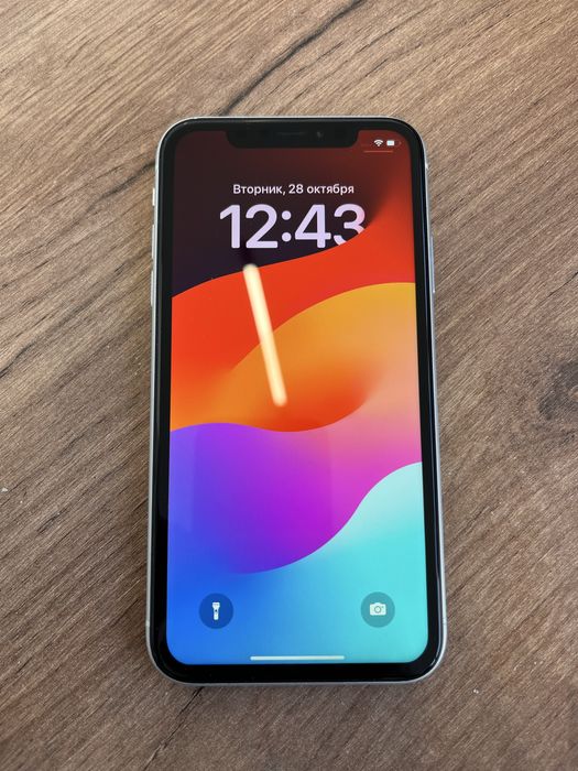 Продам iPhone XR