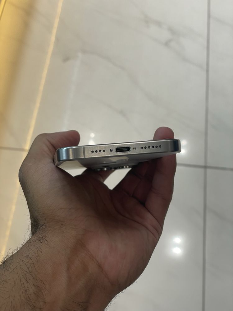 Iphone 15 pro max  zapchast