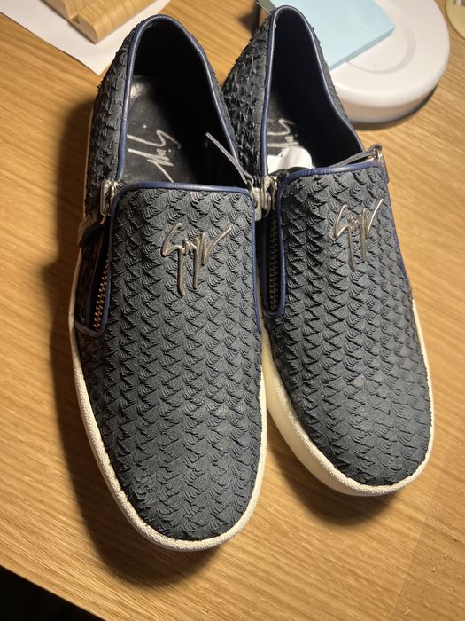 Vand  pantofi Giuseppe Zanotti  marimea 42