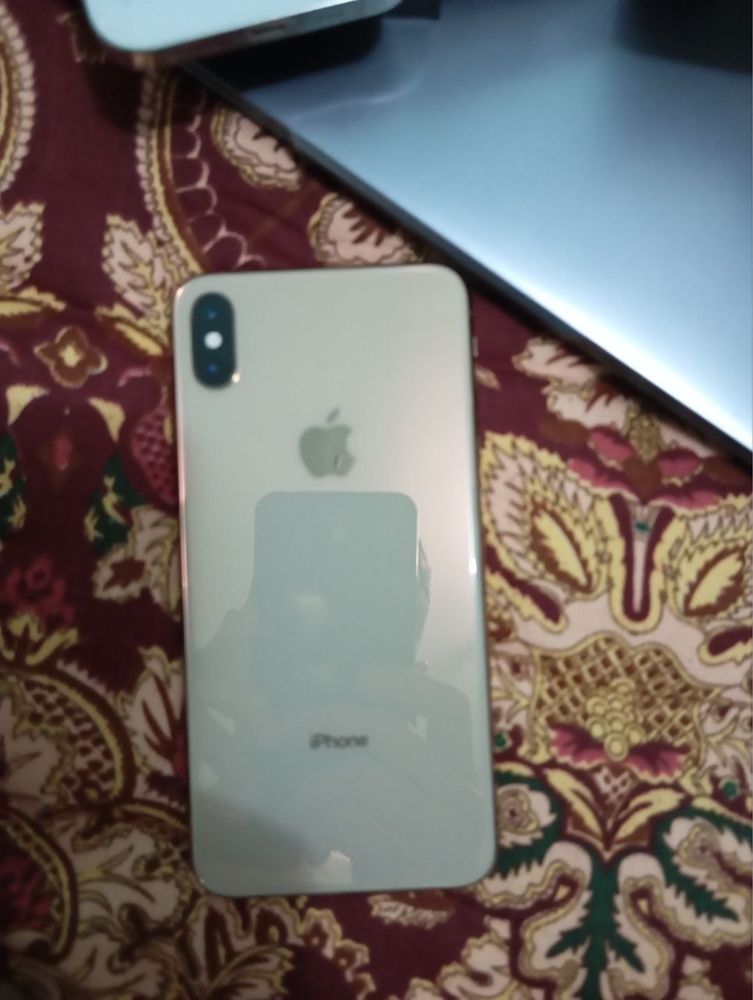 Iphone xs max iphone 12 pro