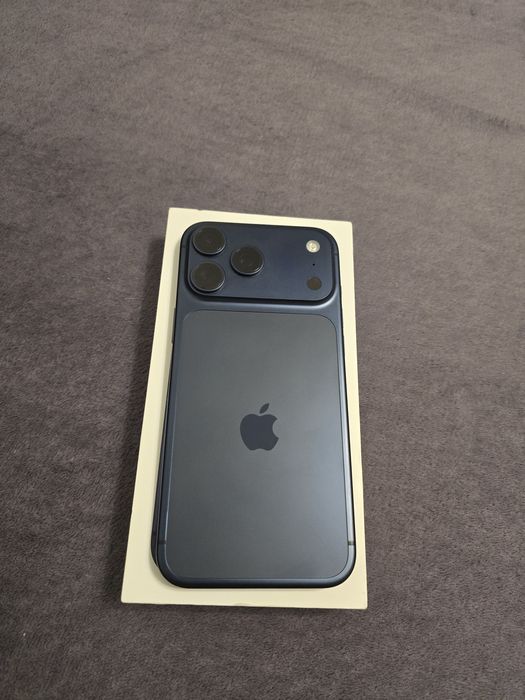 Vand/Schimb Iphone 17 pro max/512 gb/ factura  emag