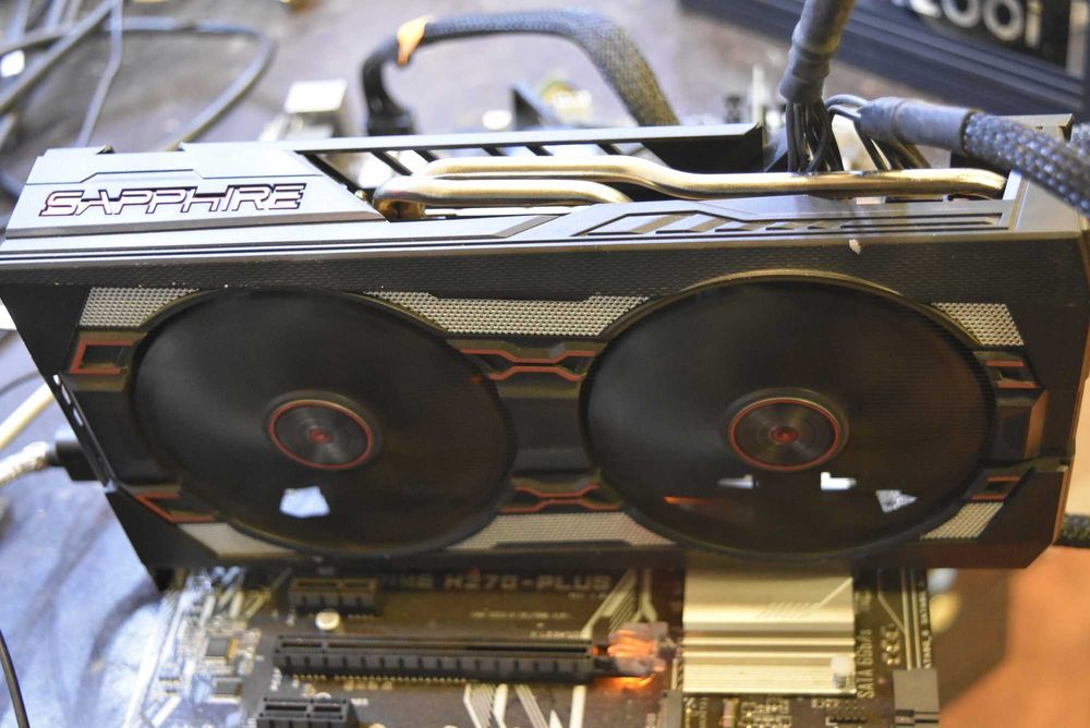 Sapphire Pulse Radeon RX 5700 XT 8 GB GDDR6 - Видео карта за игри