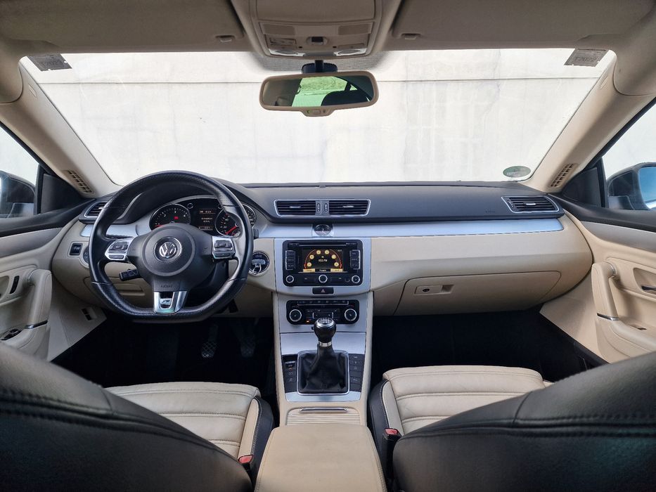 VW PASSAT CC R-LINE 2012 - 170 CP / Distronic / Piele / Camera

An