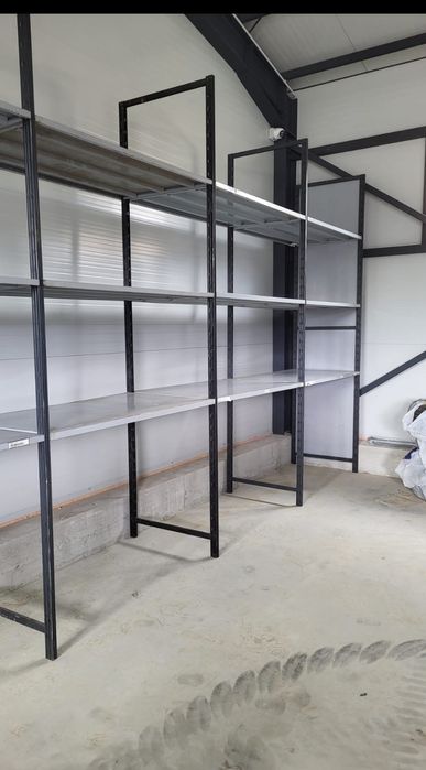 Rafturi metalice depozitare marfă