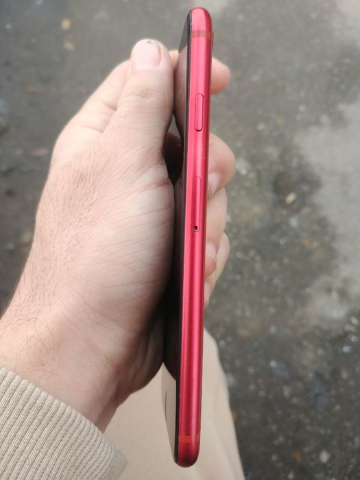 Iphone se 2020 product red