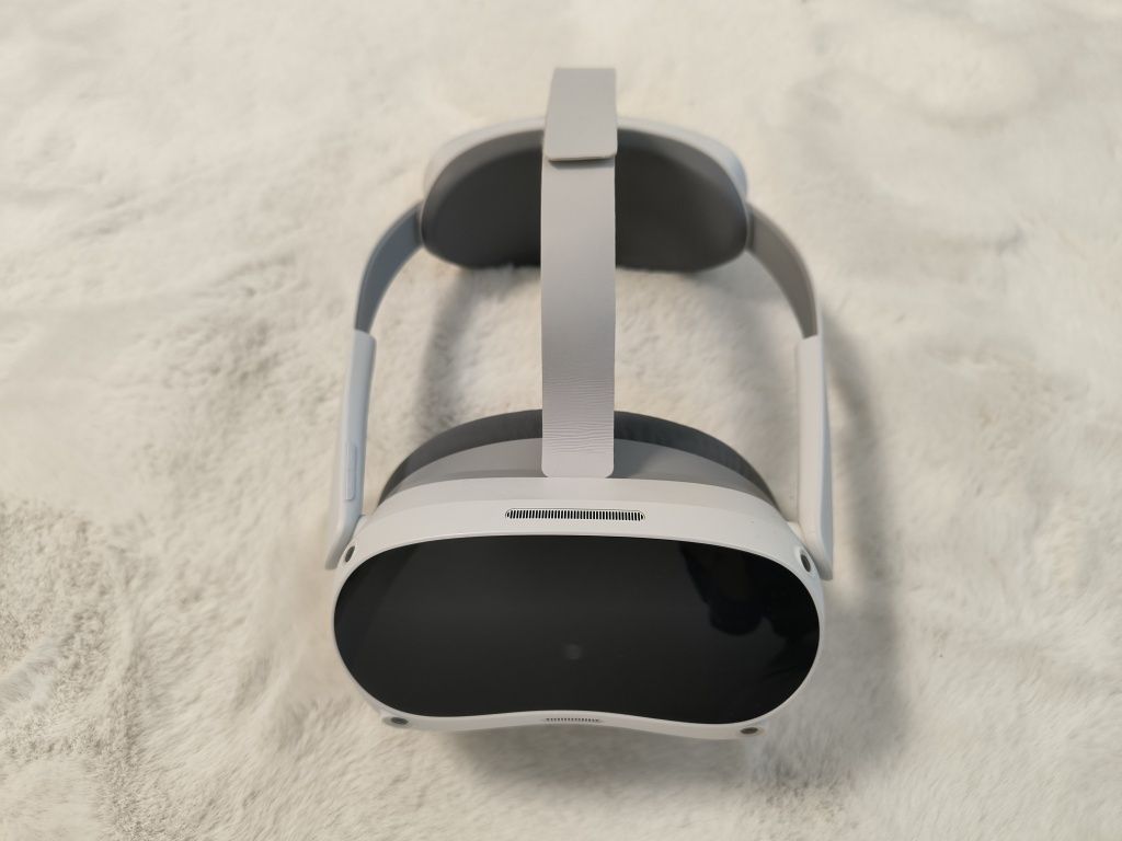 Продавам VR очила PICO 4 256 GB
Пълен комплект - очила, контролери, за