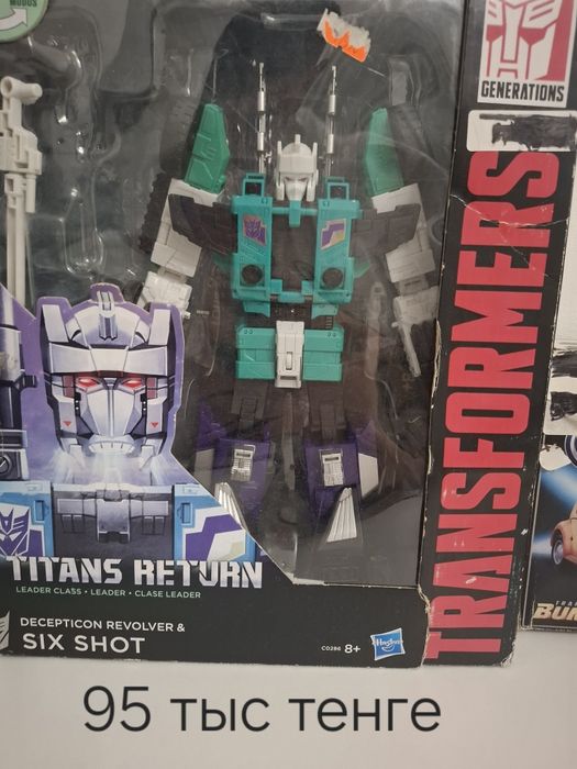 Продаю трансформеров от 《hasbro》оригинал six shot и Бамблби