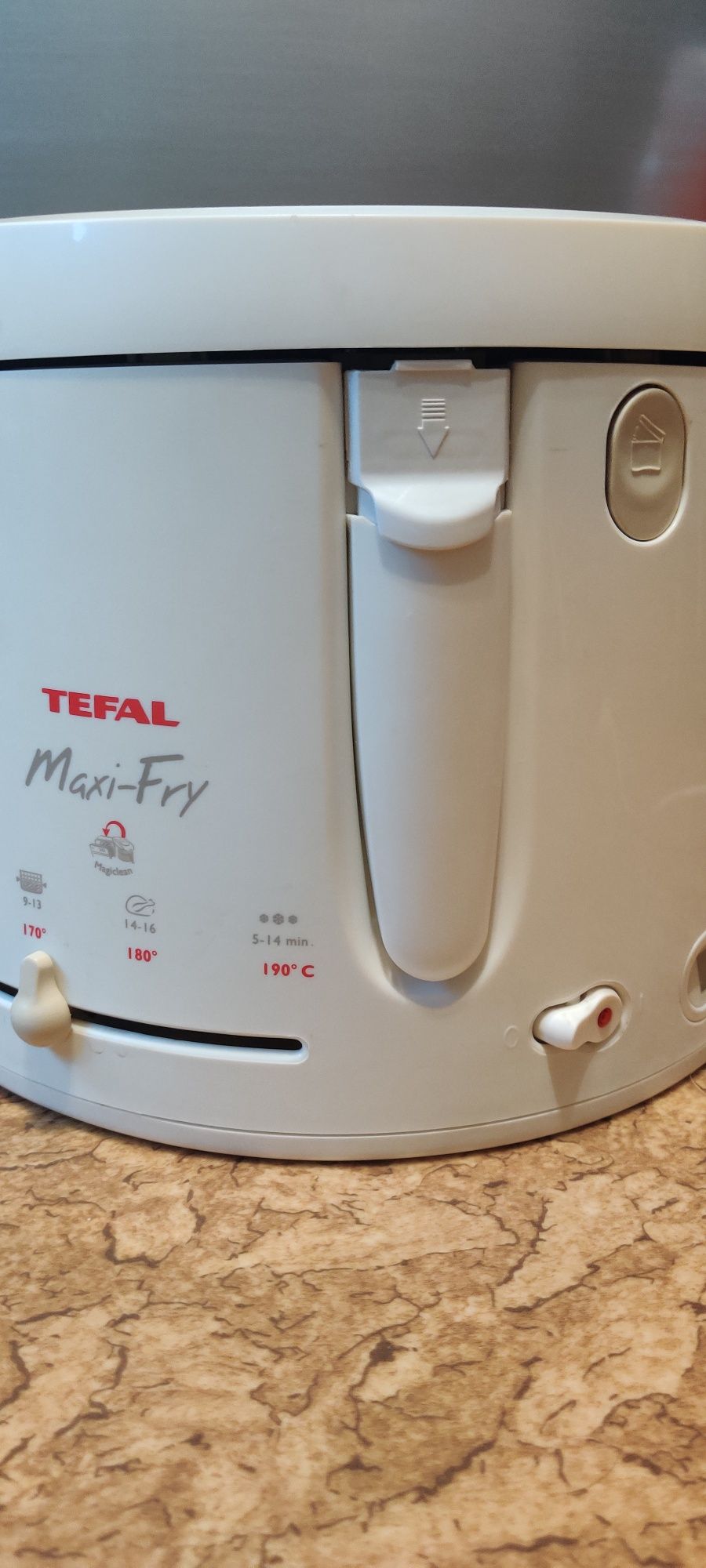 Tefal Maxi-Fry Фритюрница с большой вместительностью