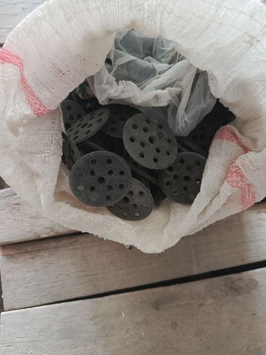 Пенопласт шегесі  кезінде көп алынған. Артық қалғаны