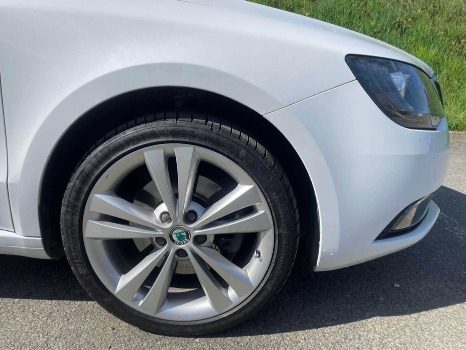 Vând Skoda Superb II
