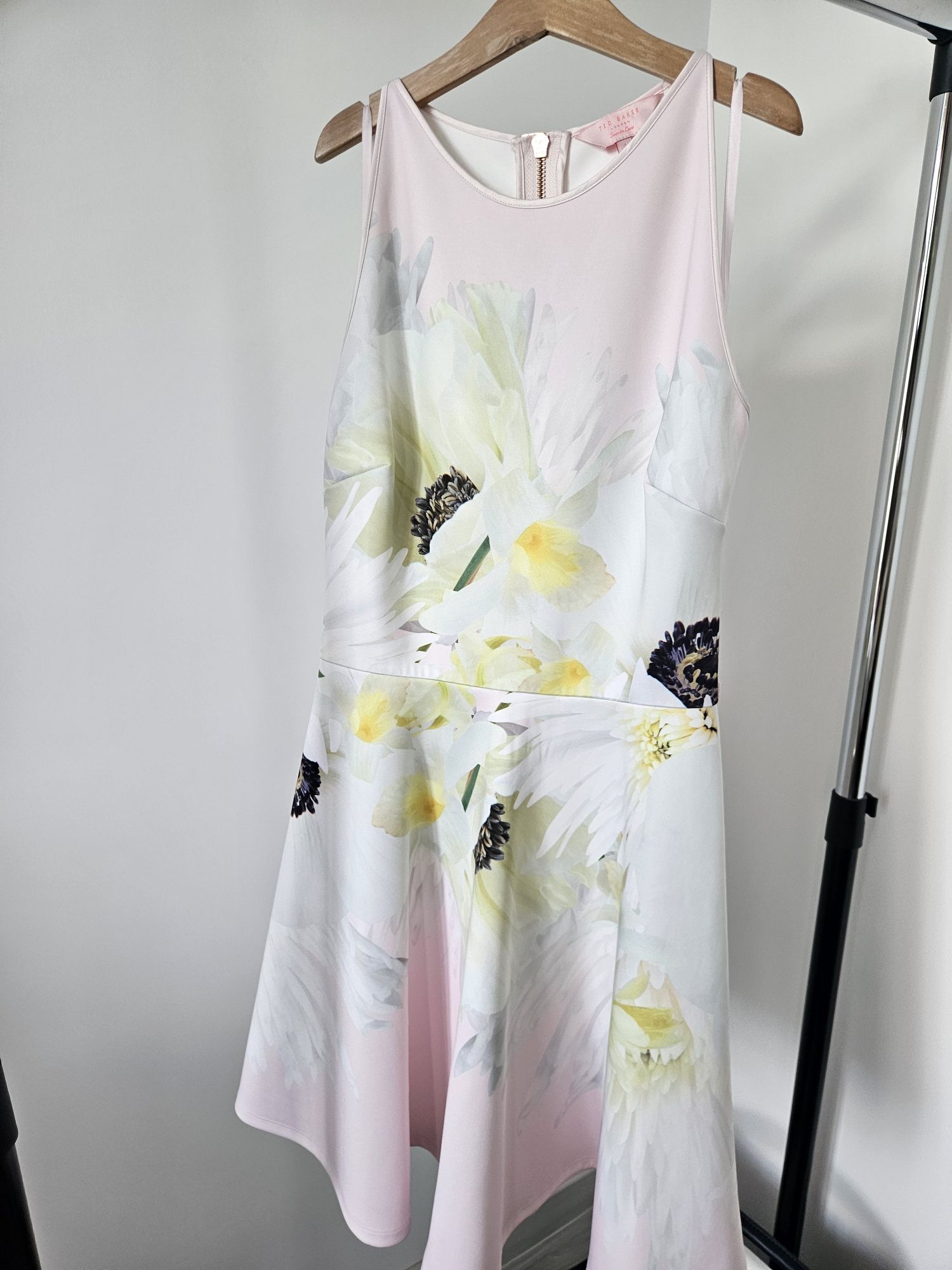 Ted Baker флорална рокля