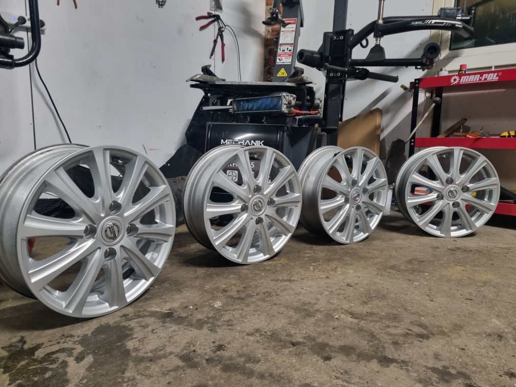 Jante R15 Aliaj 4x114.3 originale Nissan NV 200 / 5.5J ET 46 CB 66.1