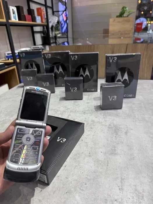 Motorola RAZR v3 LEGENDA