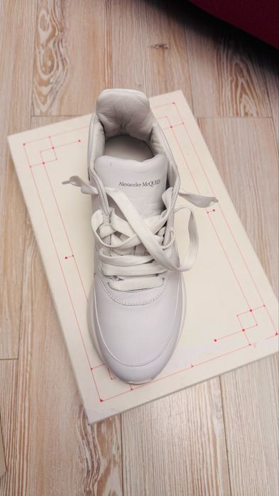 Adidasi alexander mcqueen runner