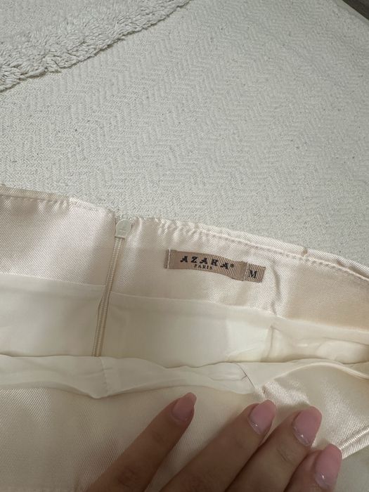 Пола с релефни цветя- fashion house