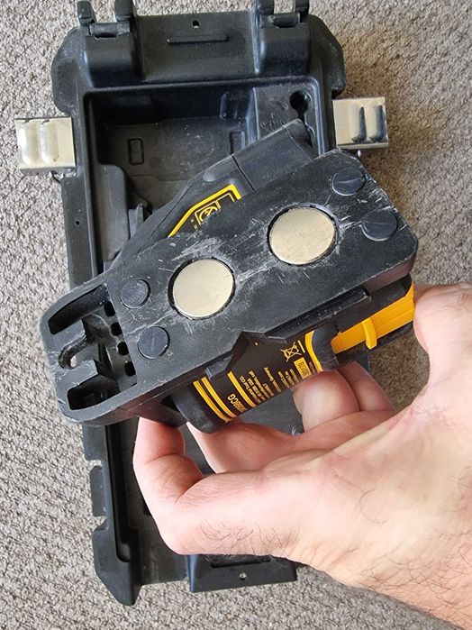 Dewalt лазерен нивелир зелен