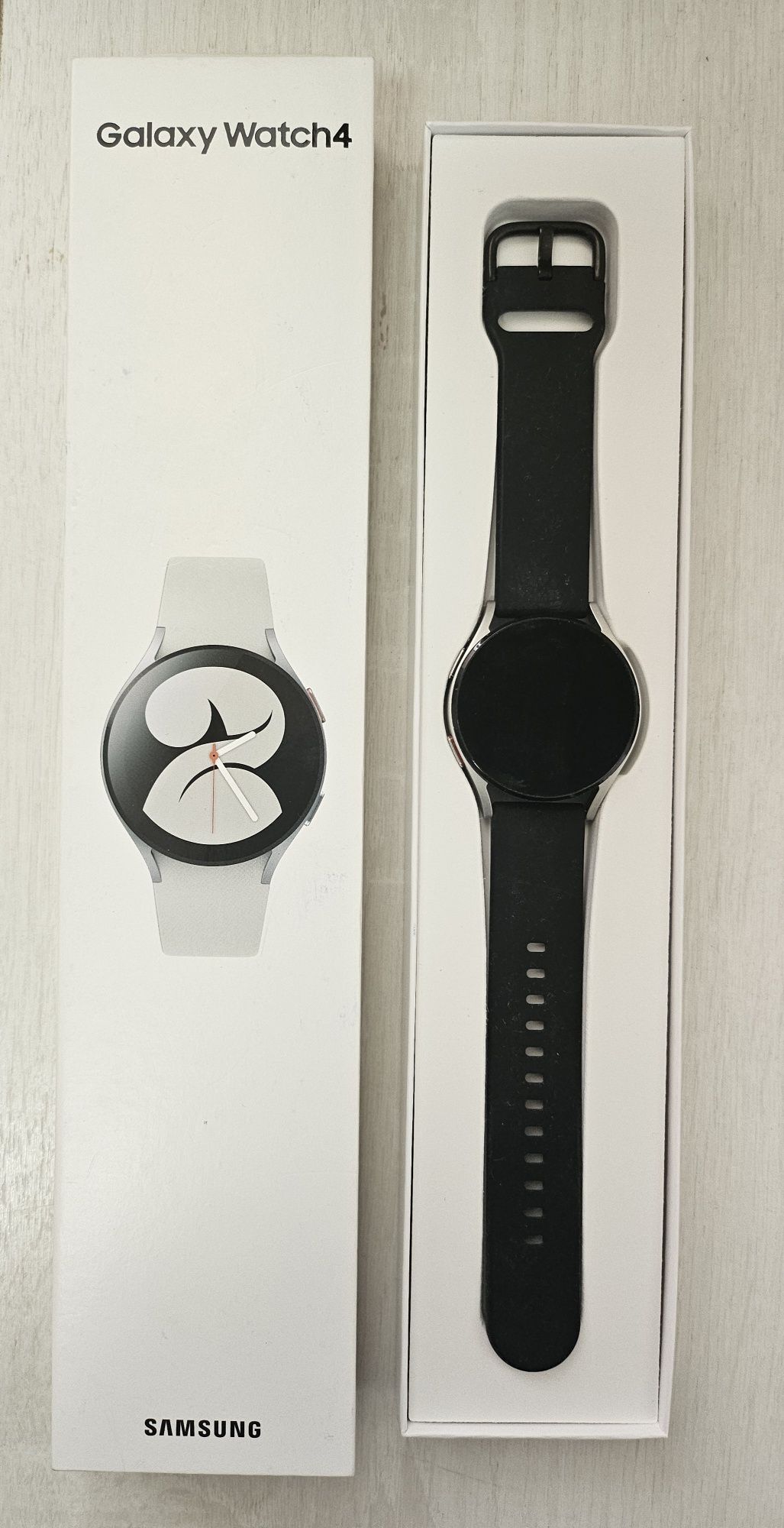 Смарт часовник Samsung galaxy watch 4