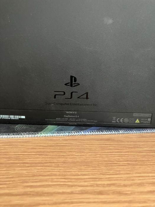 Продается PS4 Fat