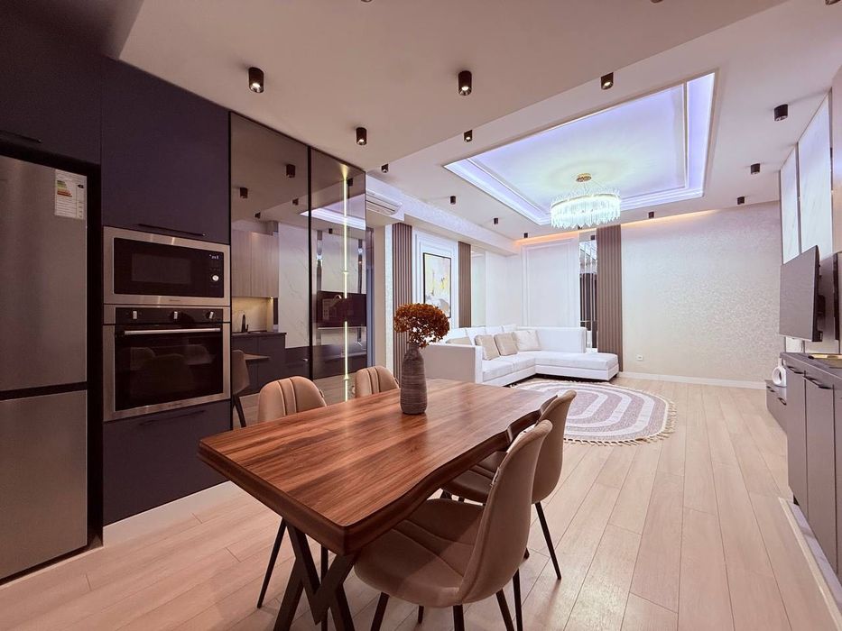 Dream House Продается 3 комнатная квартира  ремонт 8-роддом, Глинка