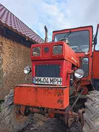 Tractor universal 651