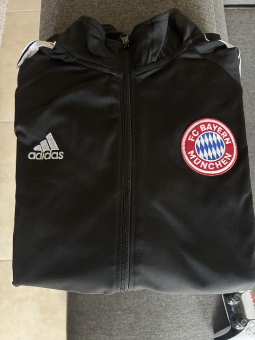 Анцунг  Adidas .