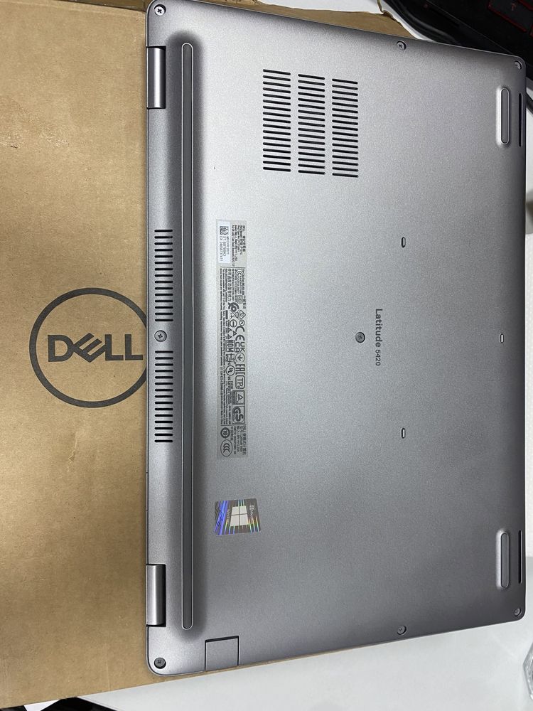 Dell i5 11th 16GB ram ssd 256