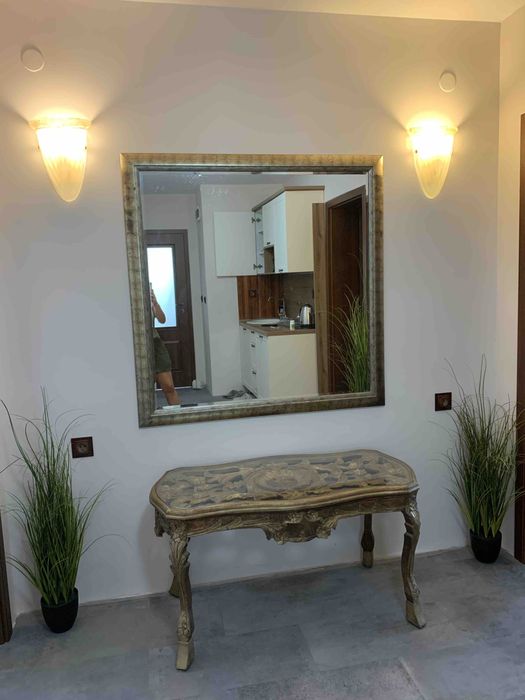 Налични огледала и лампиони