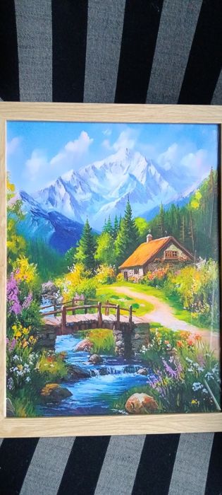 Хармония-пасторална сцена с къщичка, поток и диви цветя, идеална за до