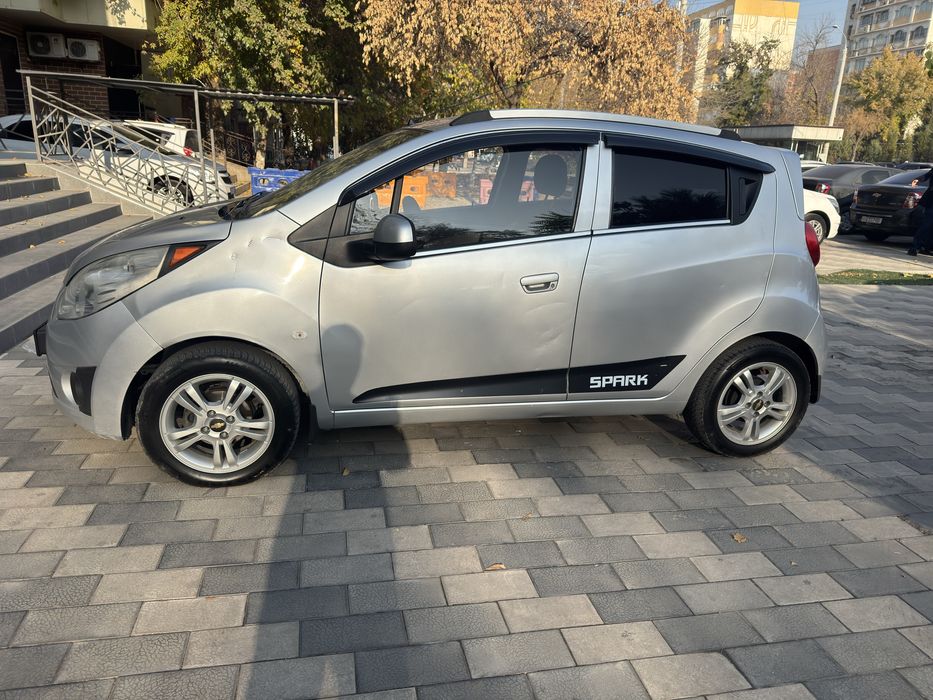 Срочно продаю Спарк 2014 года
