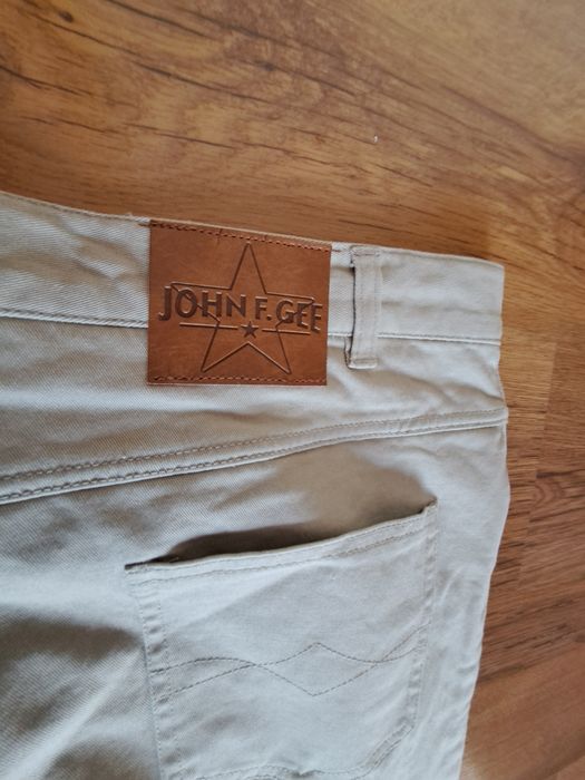 Големи дънки John F. Gee