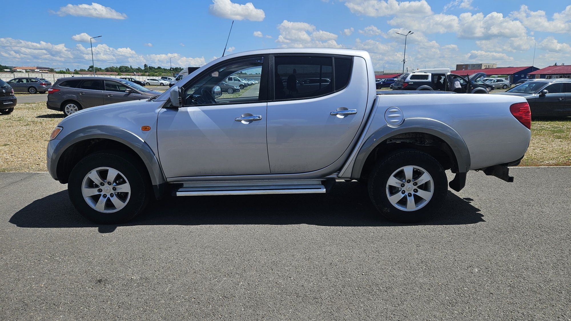 Mitsubishi L 200 climatronic 4x4 CUTIE DE VITEZE AUTOMATA