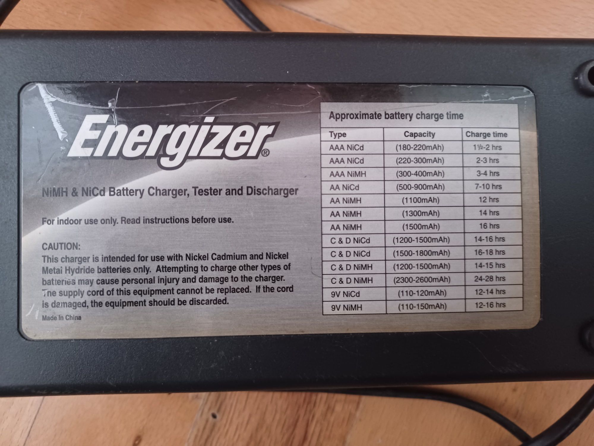 ENERGIZER Универсално Зарядно за Батерии