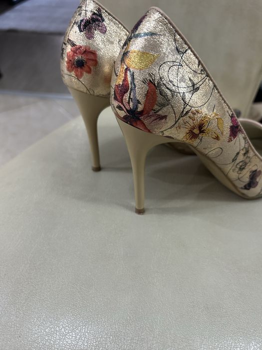 Pantofi din piele naturala