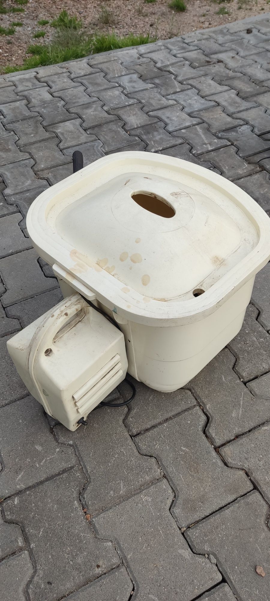 Продам бу стиркльную машинку Малютку