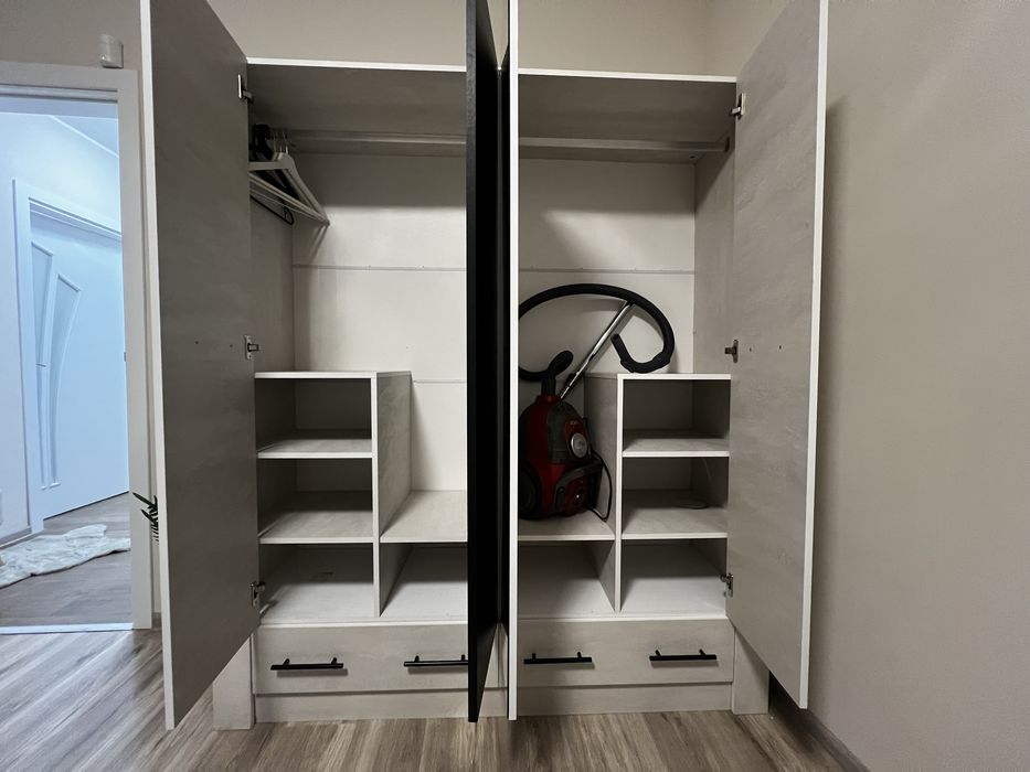 Гардероб за спалня Aico