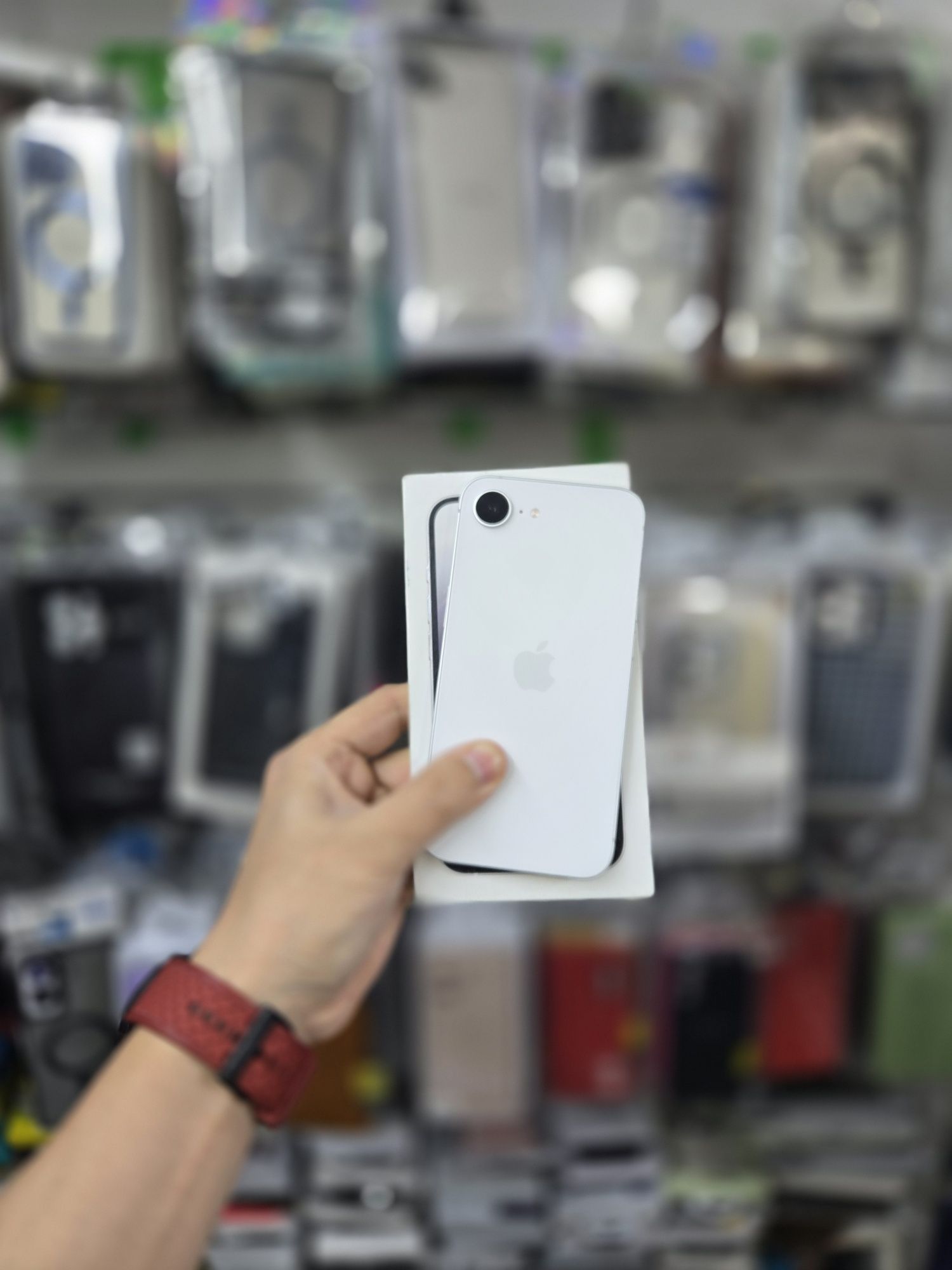 IPhone 16E/128 памяти
