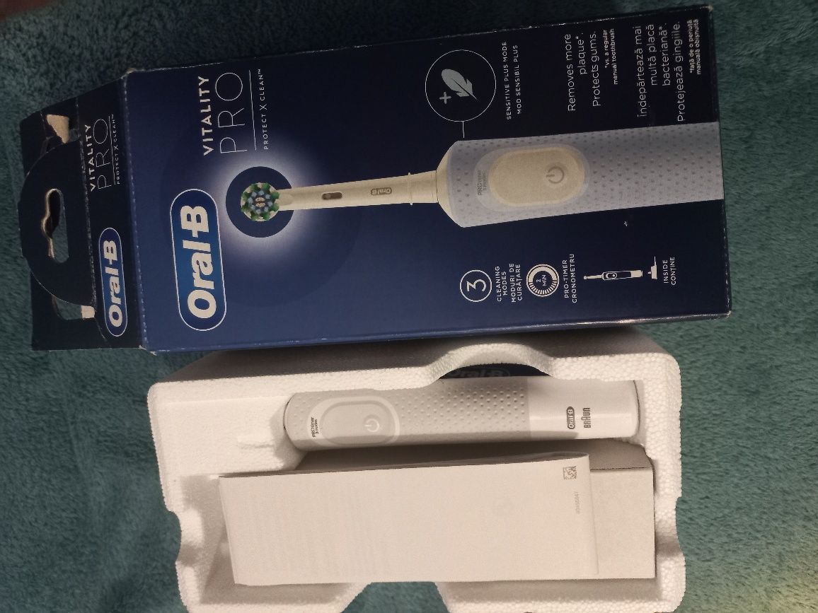 Periuta de dinti electrica Oral-B Vitality Pro, Curatare 3D, 3 program