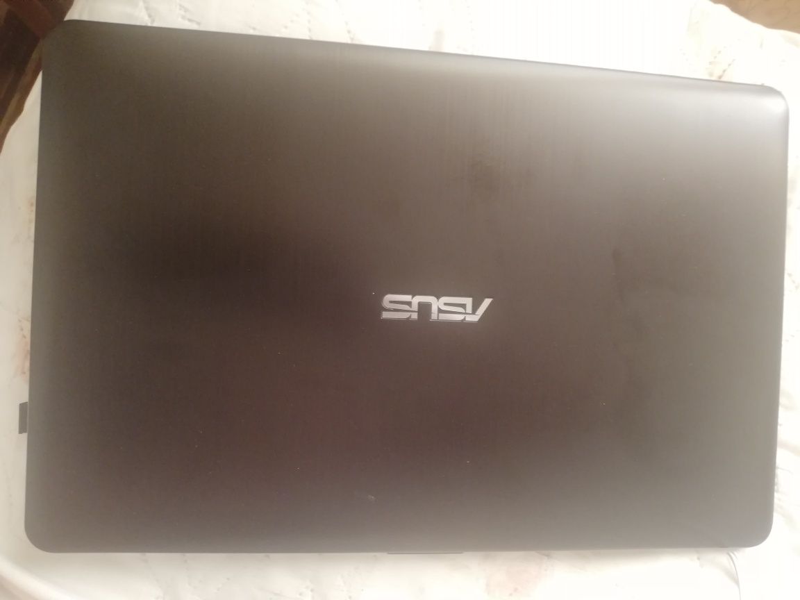 Asus VivoBook x540u